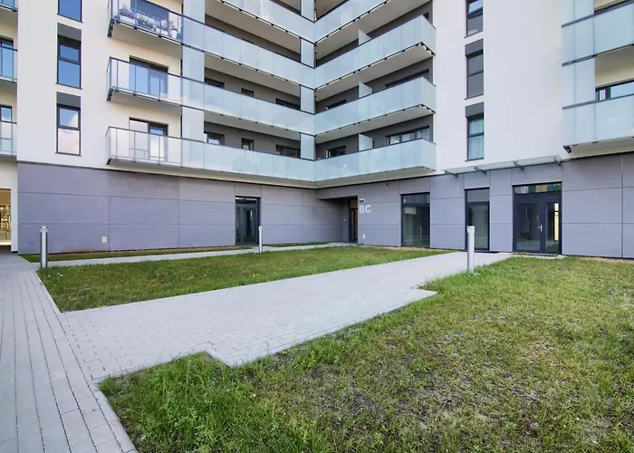 In - Chmielewskiego 3* Szczecin