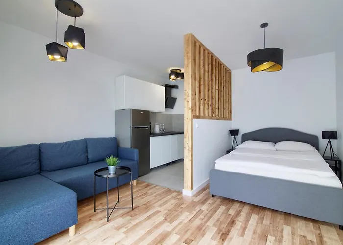 In - Chmielewskiego 3* 슈체친